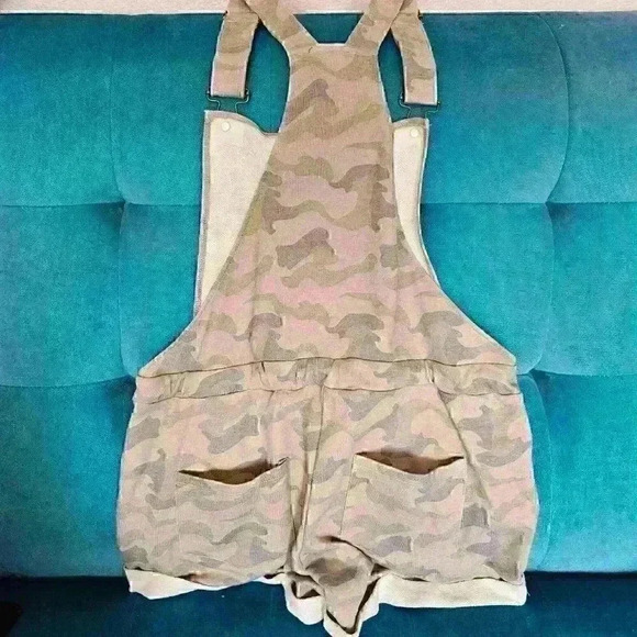 Venus Camoflauge Lounge Short Overalls, Size XS - Picture 5 of 6